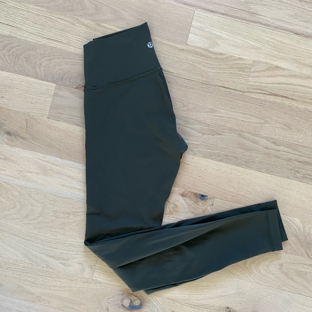 Lululemon Wunder Under High Rise Luxtreme 28” Size 6